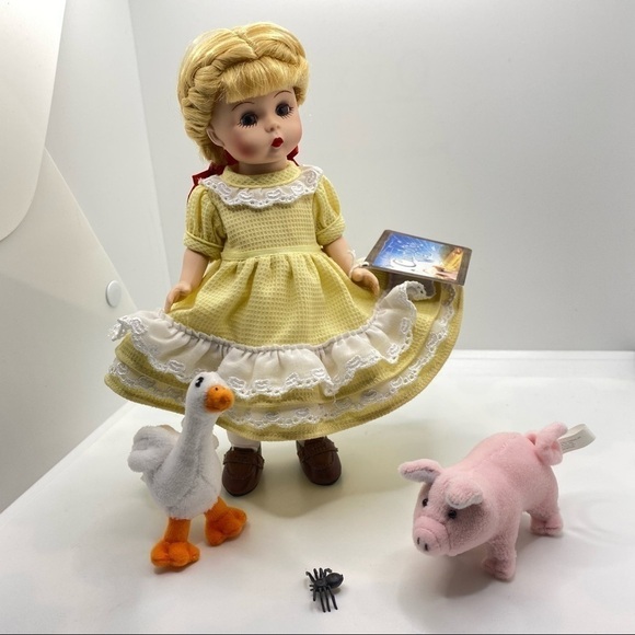 MADAME Alexander Nickelodeon's 2006 Charlotte's Web With Box - Picture 1 of 13